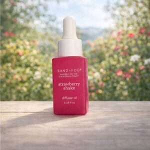 SAND + FOG Strawberry Shake Diffuser Oil - Pink